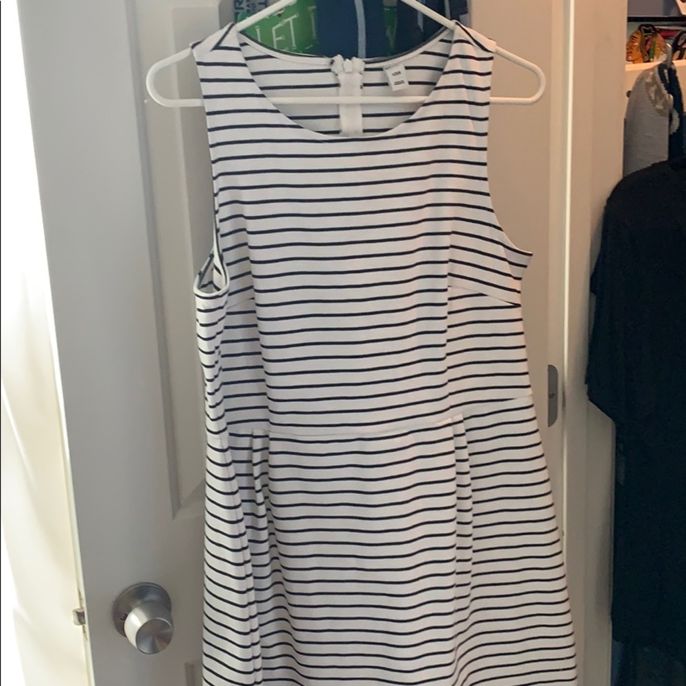 stripped sleeveless dress